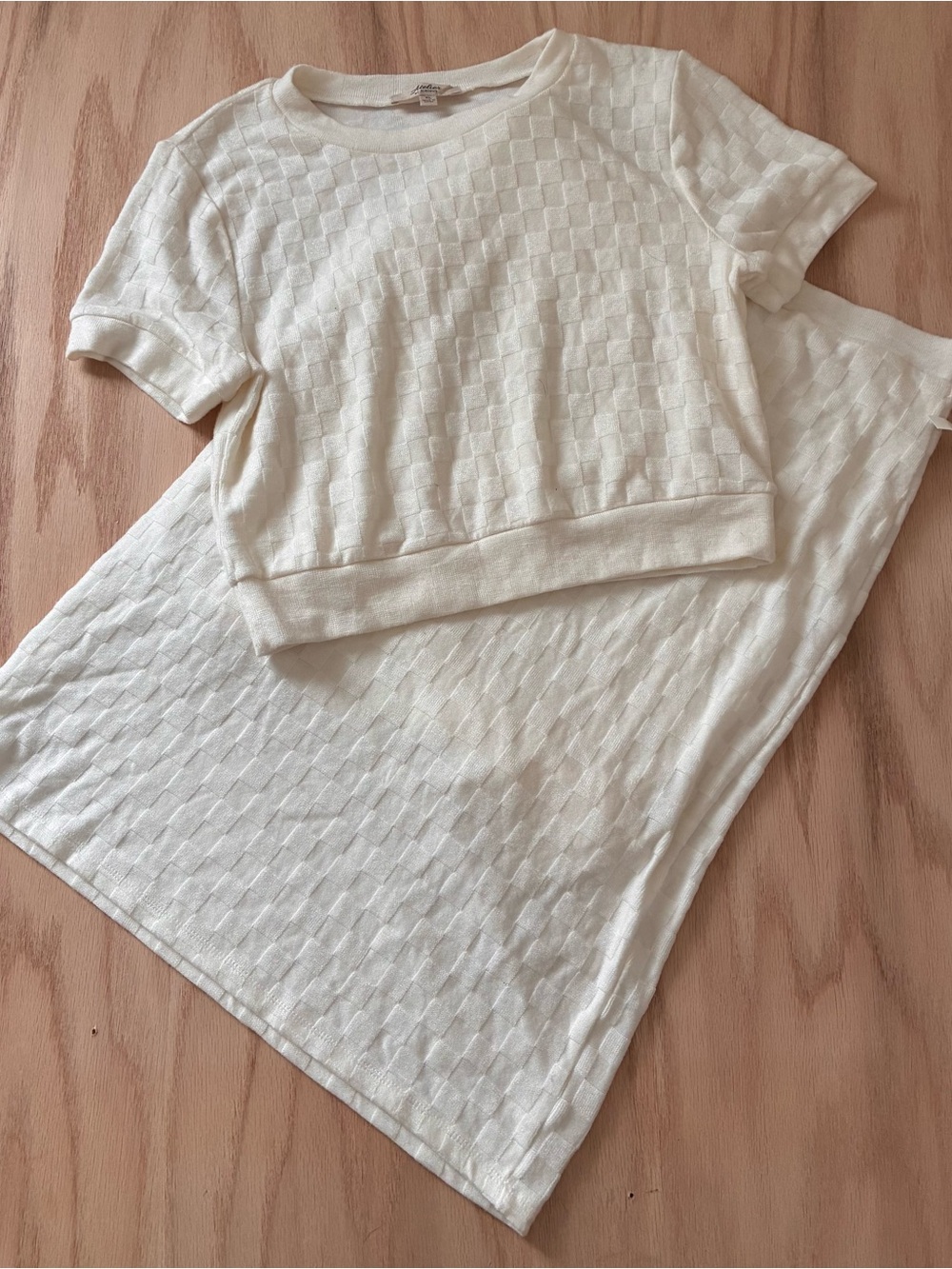 Atelier Women’s Cream Textured Short-Sleeve Top Set with Skirt Size XL